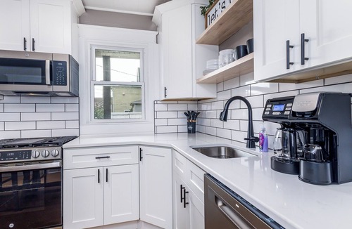 Dubuque House | Jackson Street Suites #1