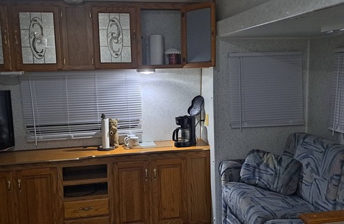 Cloquet RV Rental | Jayco 1 queen 2 doubles lots of living space AC furnace wifi 2tvs fridge stove