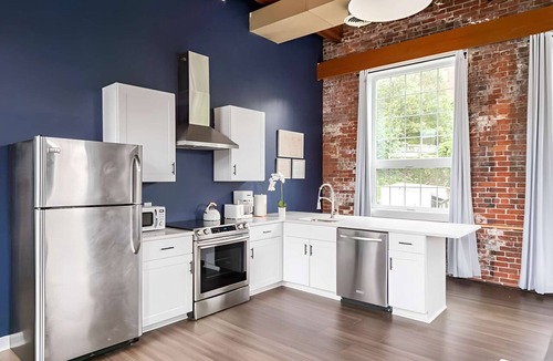 College Hill Apartment | Jennifer’s Historic Penthouse Loft | City Views