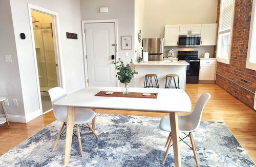 College Hill Apartment | Jennifer’s Penthouse Loft | State House City Views