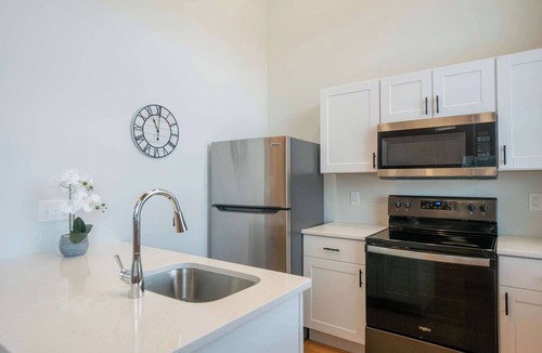 College Hill Apartment | Jennifer’s Penthouse Loft | State House City Views