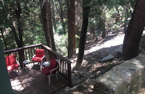 Arrowhead Villas Cabin | Jill's Enchanted Cottage - stream below, 5 min from village, pet friendly