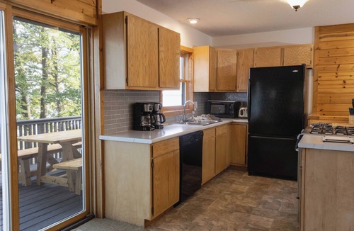 Walker House | June 13–20 Last Minute VRBO Special. Reunion cabin overlooking the lake & pool.