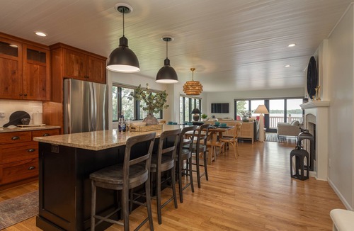 Alexandria House | June/July openings|OnLake|PaddleBoard|Dock|Sleep12