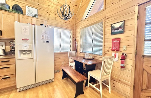 Heber Cabin | Juniper Grove | Loft & Personal Hot Tub!