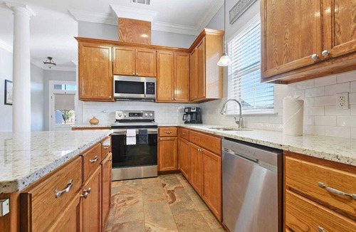 Sunshine House | Just minutes from LSU, SU & Downtown Baton Rouge!