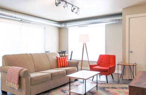 Whittier Apartment | Kasa | Contactless + Full Kitchen, Walk to Mill City Museum | Minneapolis
