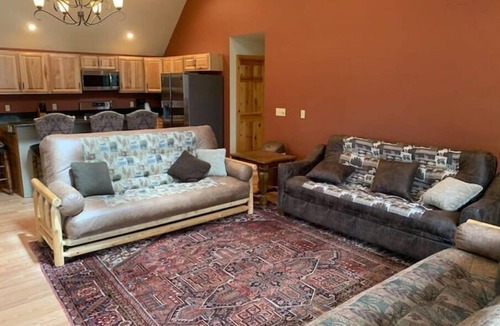 Suring Cabin | Kelly Lake HideAway-private, lake views, ATV trail Sleeps 8- 4 Beds- 1 Bathroom