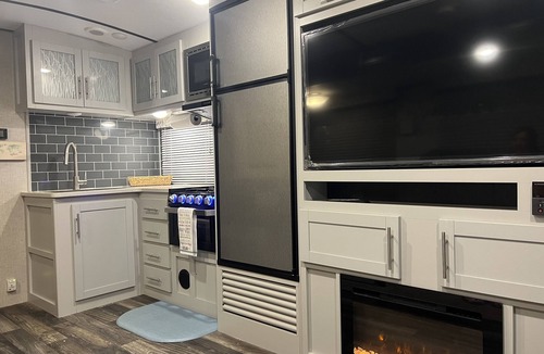 Thermal House | Keystone Premiere Luxury Travel Trailer sleeps 10 - Anza Borrego/Salton Sea
