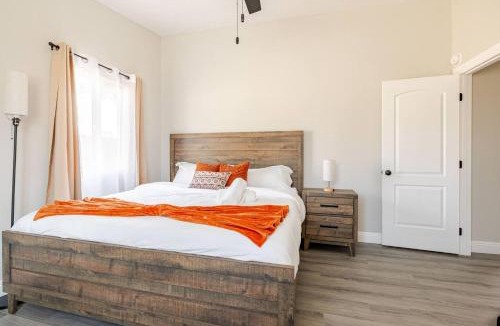 Moreno Valley House | King Bed Private Casita Near UCR/Military Base