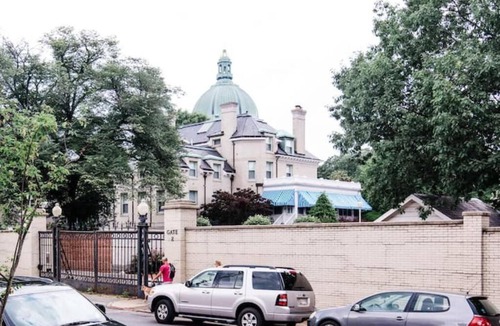 Historic District Apartment | King George Downtown Annapolis Getaway