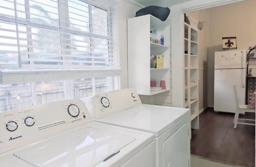 Bywater Bed & Breakfast | Kitchen, Hot Tub, W/D in Bywater near FQ