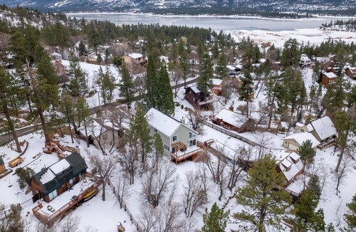Fawnskin House | Kodiak by AvantStay | Picturesque Big Bear Home w/ Modern Amenities