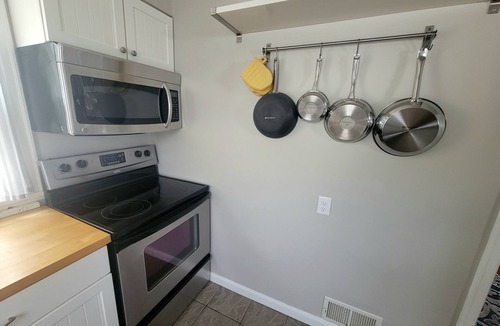 Kutzky Park House | Kutzky Cottage | 3 BR Steps to Mayo Clinic