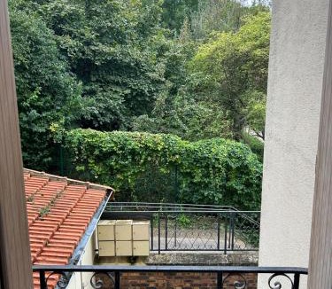 Issy-les-Moulineaux Apartment | L'à Côté du Jardin