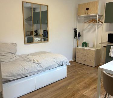 Issy-les-Moulineaux Apartment | L'à Côté du Jardin