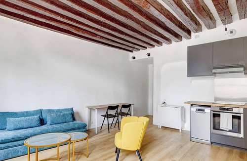 Saint-Merri Apartment | L'Art de Vivre Parisien dans le Marais