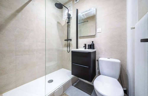 Issy-les-Moulineaux Apartment | L'Escale Paisible aux Portes de Paris