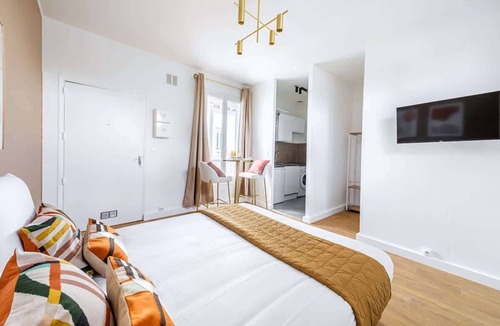 Issy-les-Moulineaux Apartment | L'Escale Paisible aux Portes de Paris