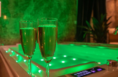 Chambly Apartment | L'Intemporel Minéral Suite Spa privatif