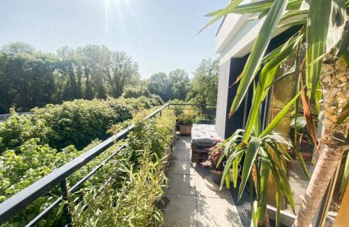 Vaires-sur-Marne Apartment | L'Olympique: appartement cosy, vue canal grande terrasse et parking