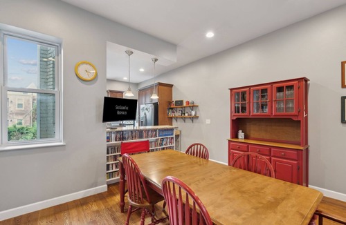 Eckington House | La Casa del Professore - 4BR/3.BA, Free St. Parking, Spacious Deck & Yard