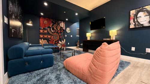 North Hollywood House | La Chambre Rouge et Or