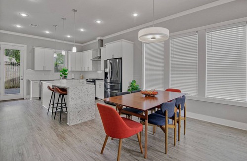 South Baton Rouge House | LA House 3 beds Modern Comfort Meets Cozy Charm