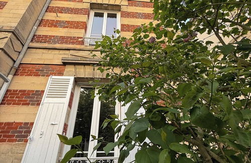 Chantilly House | La Maison du 18, Charming B&B for 1 to 6 people in the heart of Chantilly