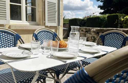 Senlis House | La Petite Fontaine