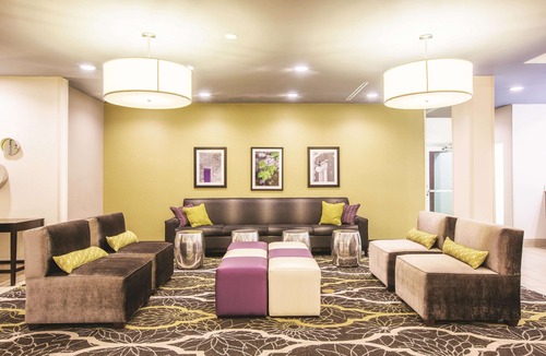 Hattiesburg Hotel | La Quinta Inn & Suites by Wyndham Hattiesburg - I-59