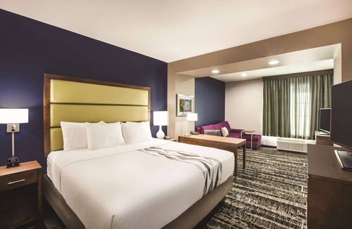 Port Allen Hotel | La Quinta Inn & Suites by Wyndham Baton Rouge - Port Allen