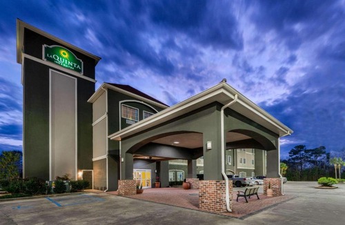 Broussard Hotel | La Quinta Inn & Suites by Wyndham Broussard - Lafayette Area