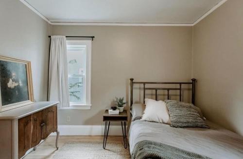 Macalester - Groveland House | La Rue House by LuxeSleeps Charming 1920s Duplex Near Grand Ave 2 Bedrooms 1 Bath
