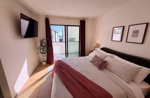 The Strand House | LA STR MB 13th Place