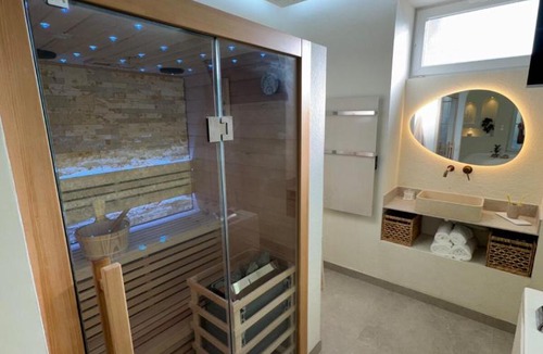 Mitry-Mory Apartment | La Suite Grecque