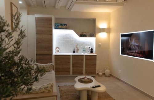 Mitry-Mory Apartment | La Suite Grecque