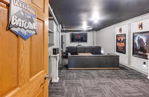 Neillsville House | Lake Arbutus! Game Room, Hot Tub and Pontoon!