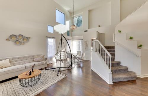 Lake Elsinore House | Lake Elsinore Home w/Pool - 44 Mi to Disneyland!
