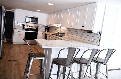 Richwood House | Lake Escape | paddle boards, fire pit & game room