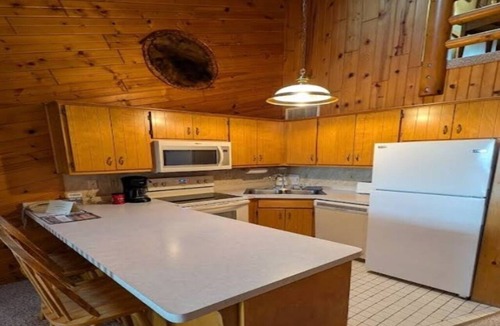 Breezy Point Condo | Lake Front 2-bedroom 2 bath condo at Point Place in Breezy Point Resort