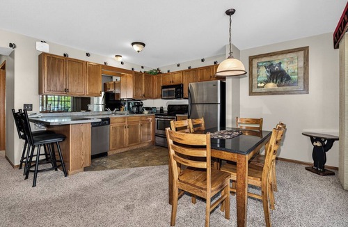 Eagle River Condo | Lake front condo on Eagle River Chain of Lakes with Indoor Pool!