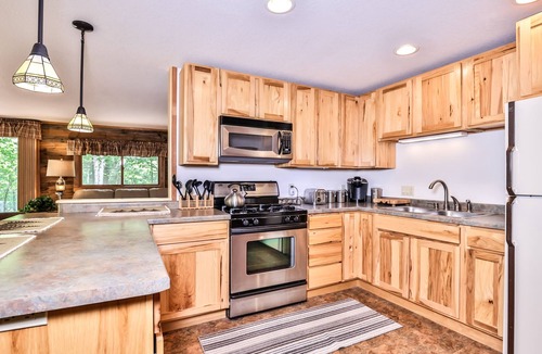 Harshaw House | Lake Front Family Paradise! Gorgeous 3 bedroom surrounded by wildlife.