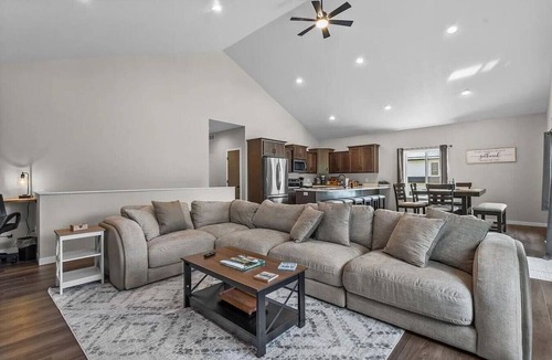 Pine River House | Lake Front! Firepit! Private Dock! Water Toys!