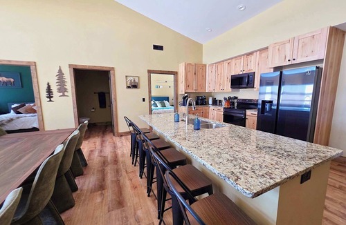 New Lisbon House | Lake Front | Pontoon | Arcade | Beach | Hot Tub
