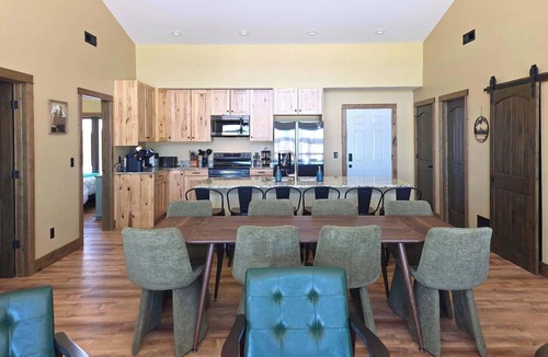 New Lisbon House | Lake Front | Pontoon | Arcade | Beach | Hot Tub