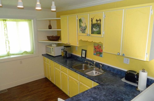 Wellington House | Lake Ontario Waterfront Cottage