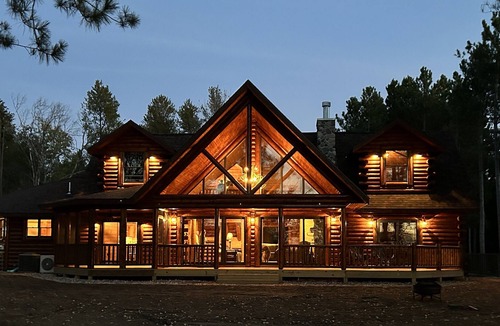 Nekoosa Cabin | Lake Petenwell waterfront cabin, minutes from Sand Valley - NEW