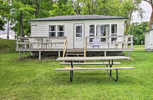 Dent Cabin | Lake Retreat w/Dock, Deck & BBQ, BYO Boat!