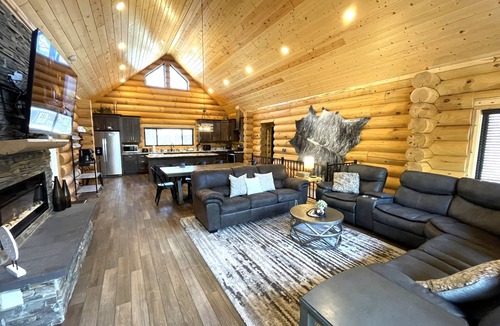 Spring Brook House | Lake Shore Lodge @ Spring Brook Resort